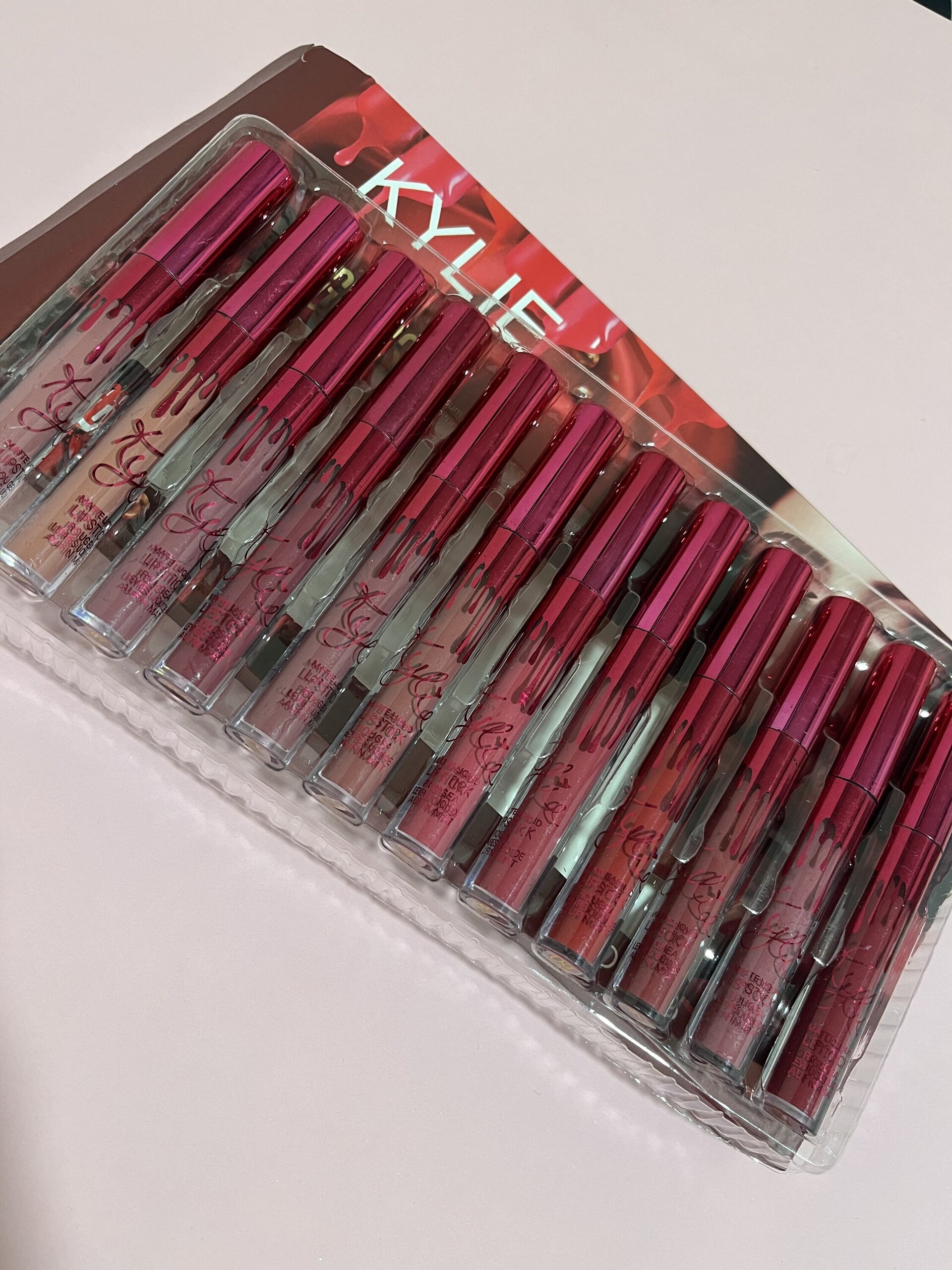 Labiales Kylie - 2